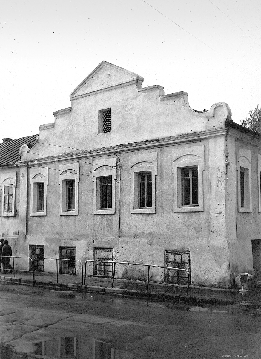 Здание конторы Баташевых. Южный фасад (по ул. Ленина).